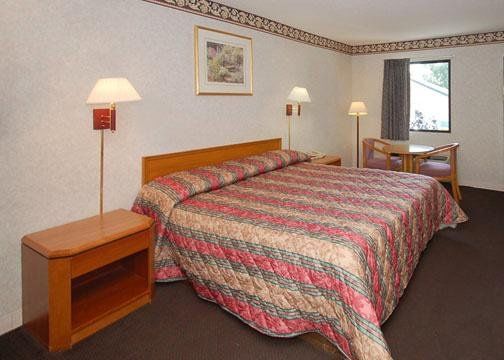 Americas Best Value Inn & Suites Macon Pokoj fotografie
