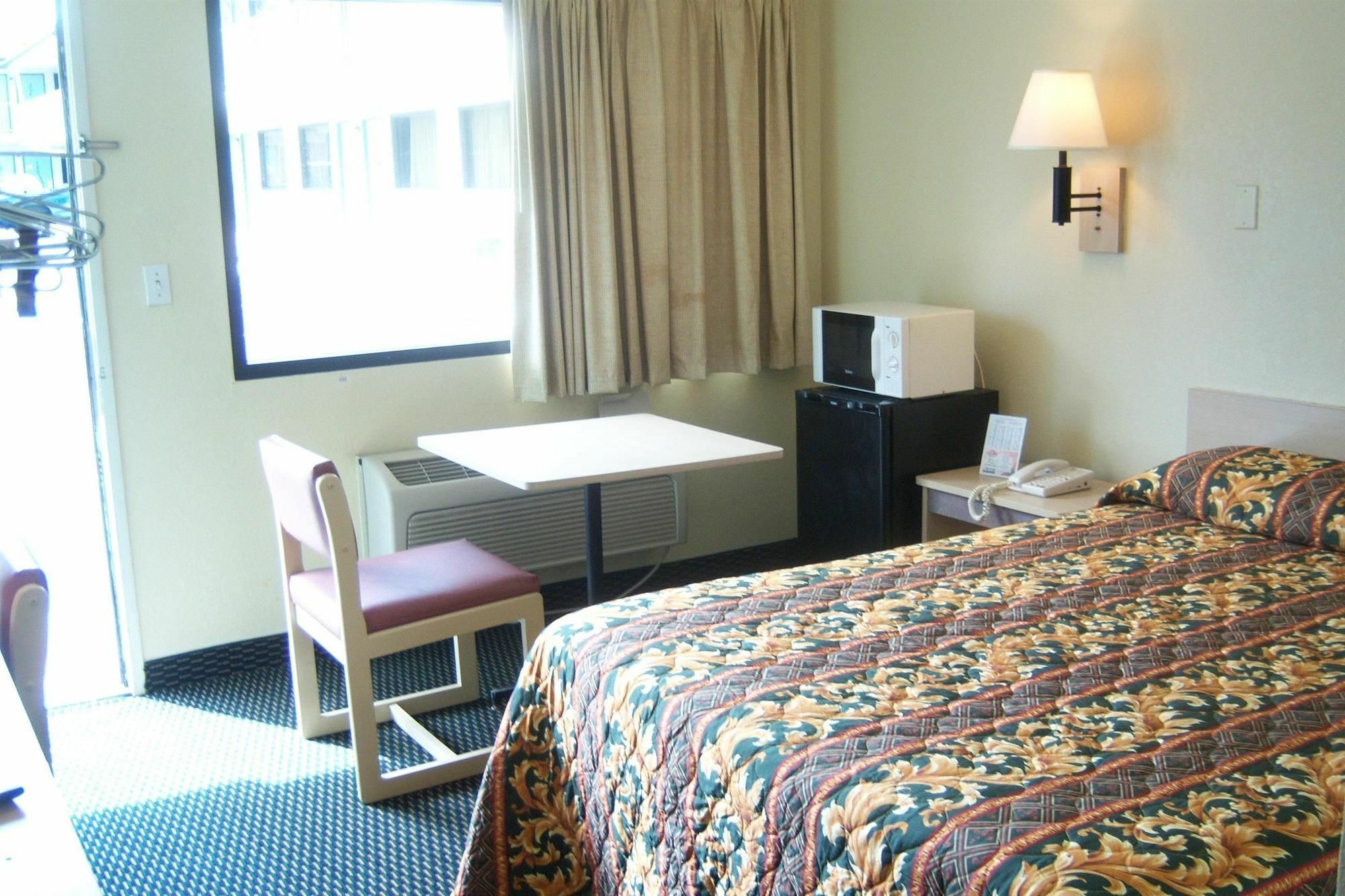 Americas Best Value Inn & Suites Macon Exteriér fotografie